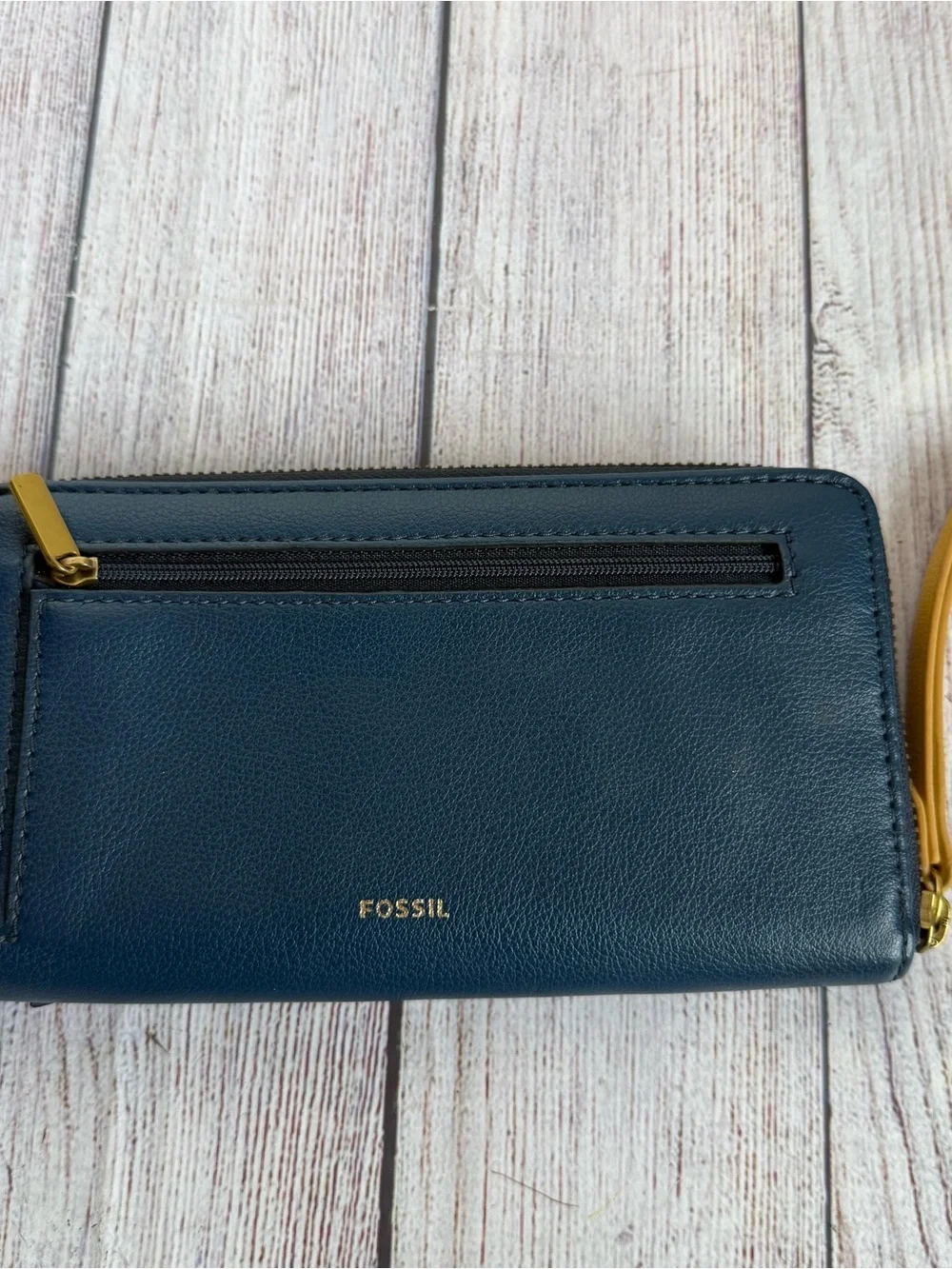FOSSIL Madison Blue Heart Zipper Wallet